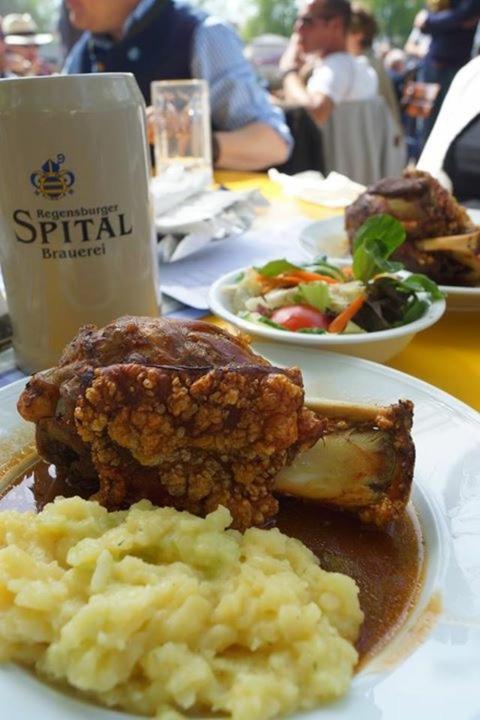 Brauereigaststatte Spitalgarten ريغنسبورغ المظهر الخارجي الصورة